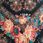 Pañuelo de Baturra Fondo Negro con Flores y Cachemir (110x110 cm)