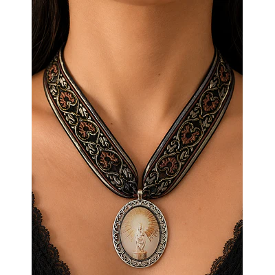 Collar Baturra con Medalla de la Virgen del Pilar y Cinta Bordada Tradicional
