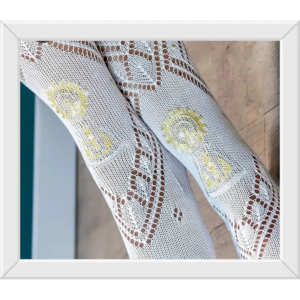 Medias bordadas Virgen del Pilar en oro – Tradición, elegancia y devoción  T 40/42