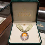 Conjunto de Medalla de la Virgen del Pilar en Plata y Cinta Verde