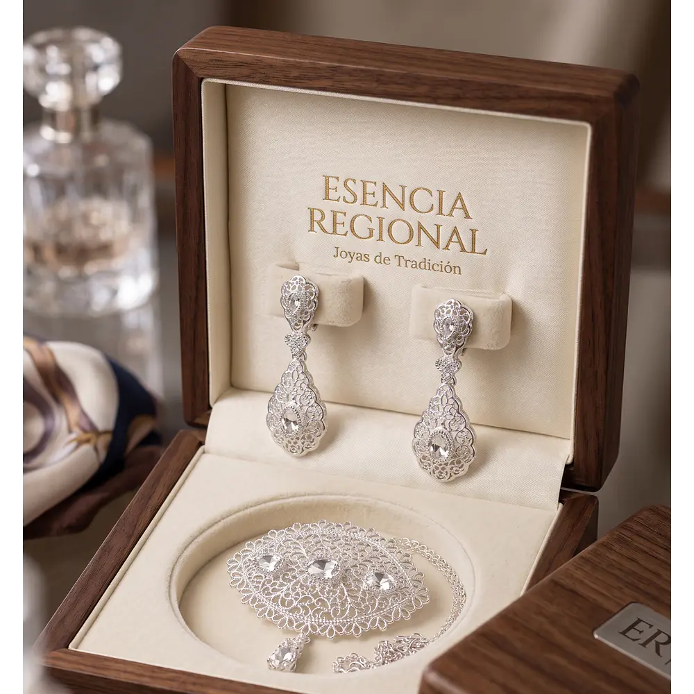 Conjunto de Pendientes y Broche de Baturra plateado con Cristales