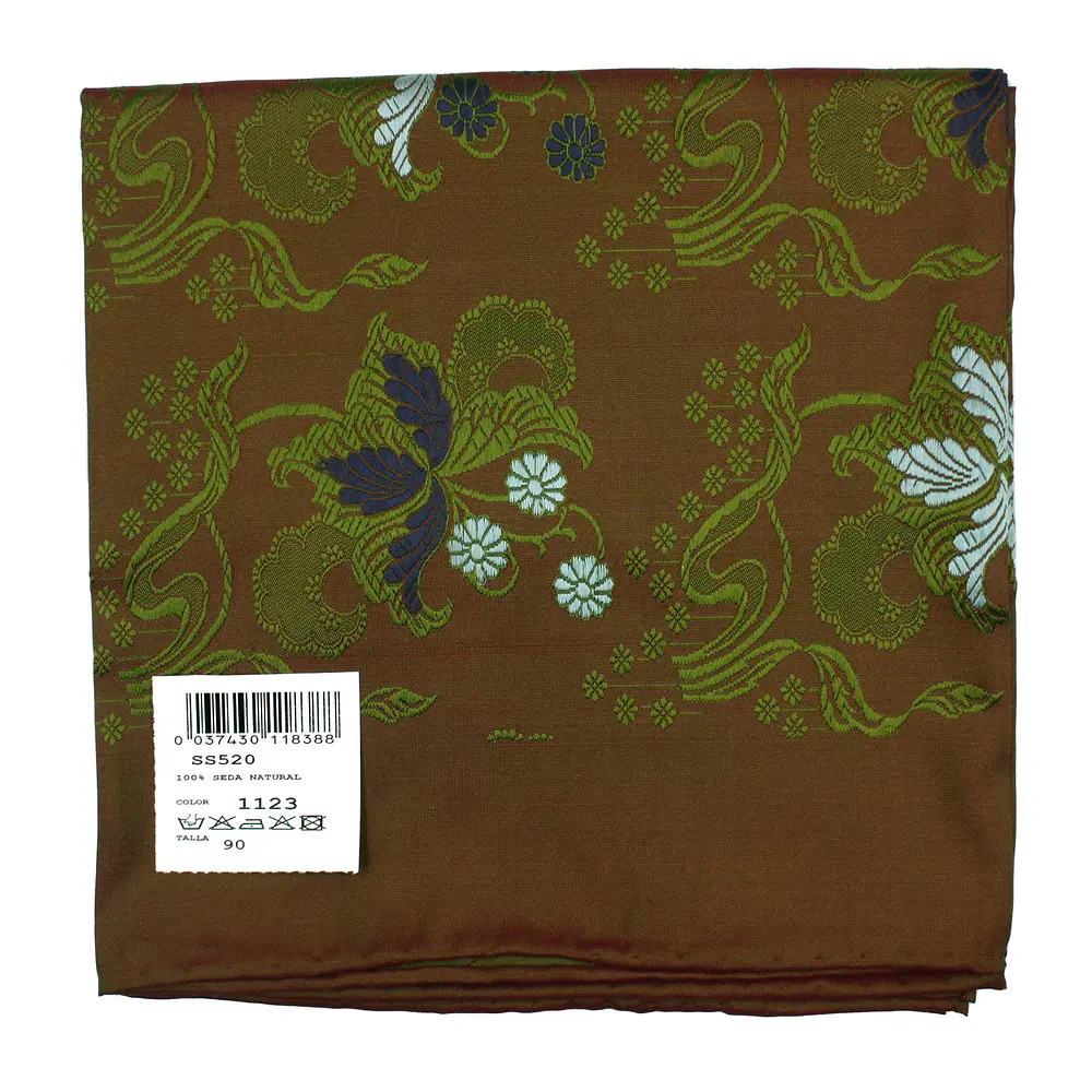 Pañuelo de Seda Espolinada 90 cm – Indumentaria Popular de Categoría Superior