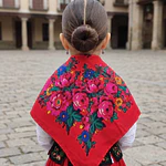 Pañuelo de Baturra para Niña Rojo Floral en Viscosa (70x70 cm)
