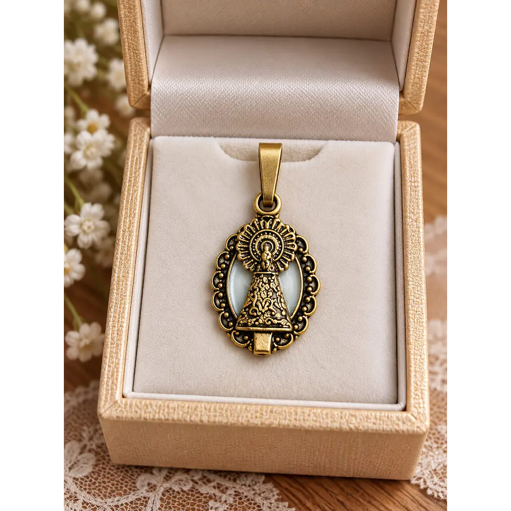 Medalla religiosa niña Raquel Redondo virgen del pilar