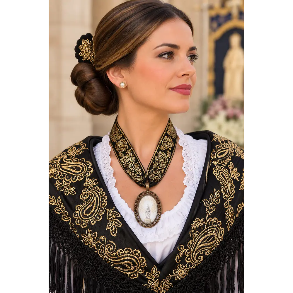 Collar Baturra con Medalla de la Virgen del Pilar y Cinta Bordada Tradicional