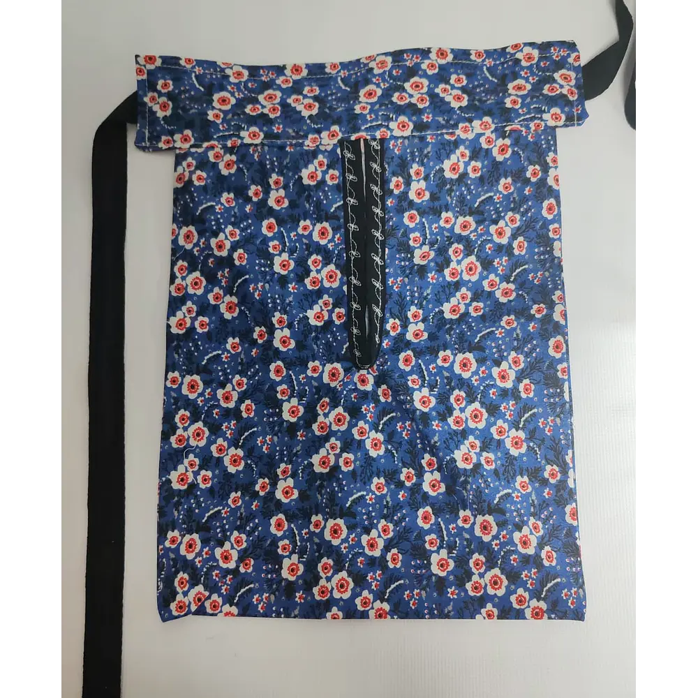Faltriquera tradicional para falda  Diseño floral azul