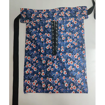 Faltriquera tradicional para falda  Diseño floral azul
