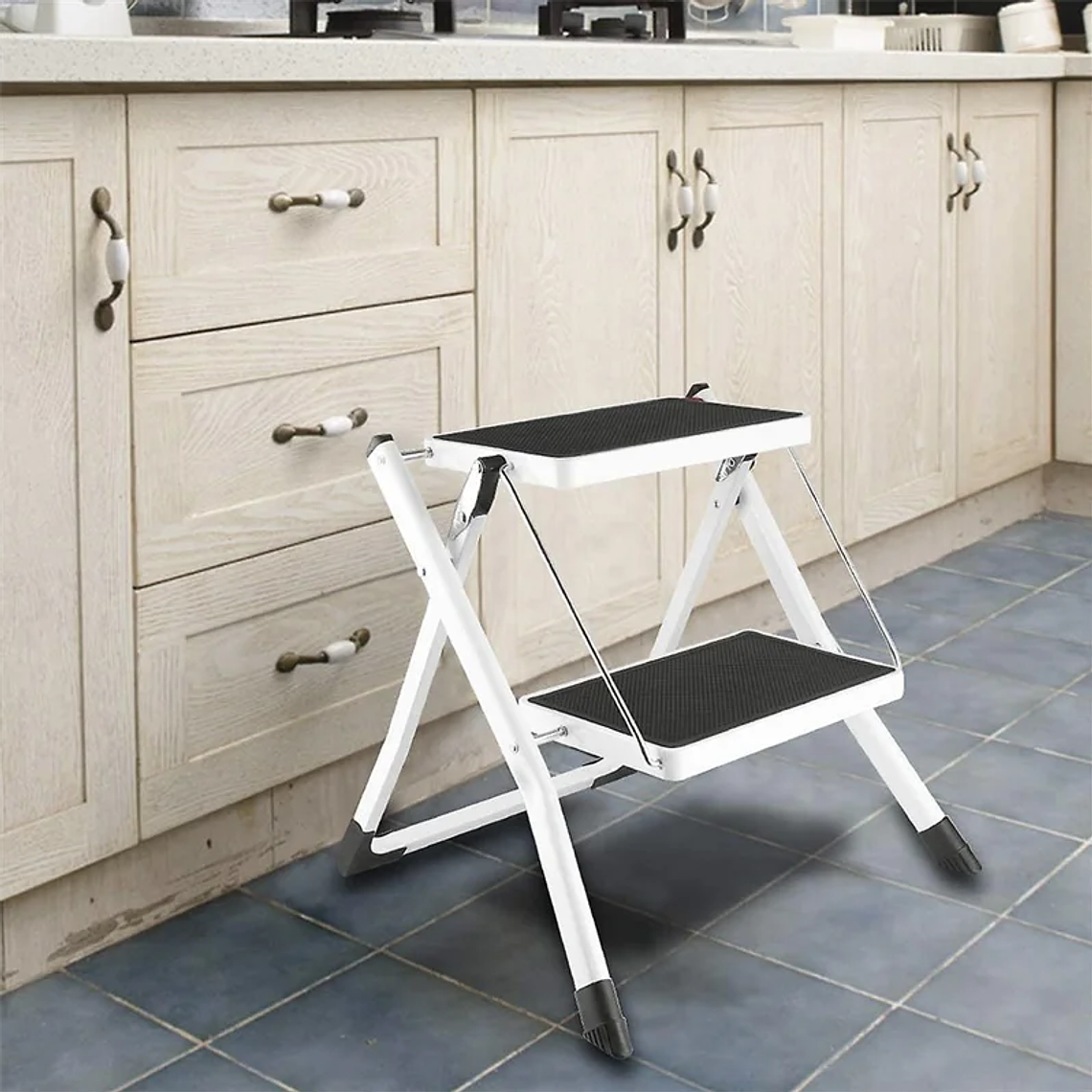 Escalera Multiuso Plegable 2 Peldaños Ultra Compacta 4