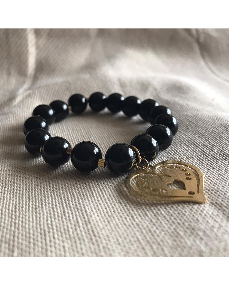 Pulsera piedra natural de  Onix Negro con dije de corazón 