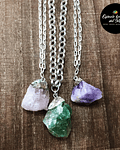 Cadena bañada en plata con dijes de piedras naturales fluorita