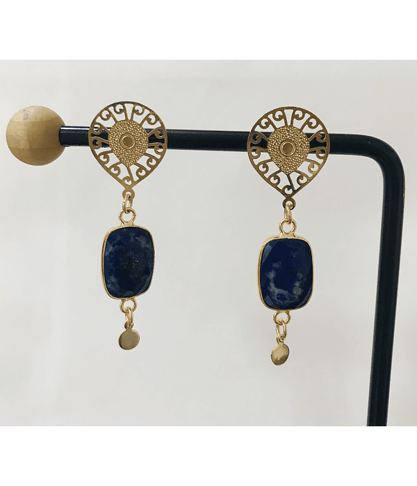 Aros Lapiz Lazuli en baño oro 6 capas con base de mandala