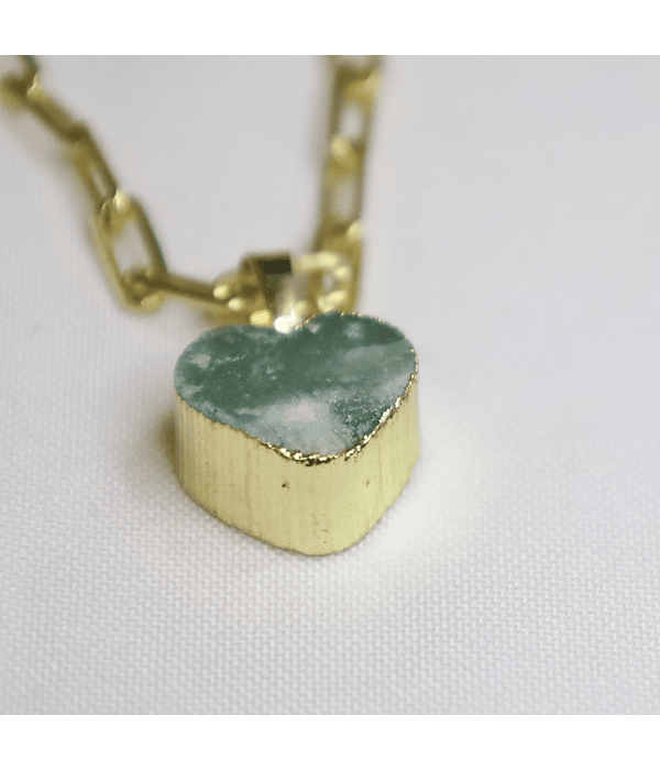 Cadena de Enchape Oro con dije de Jade verde de forma de corazón  