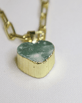 Cadena de Enchape Oro con dije de Jade verde de forma de corazón  