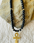 Collar Onix Negro con cruz de Ank-Protección Absoluta y Vida 