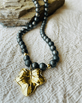 Collar de Pirita y Hoja Dorada - Abundancia y Crecimiento