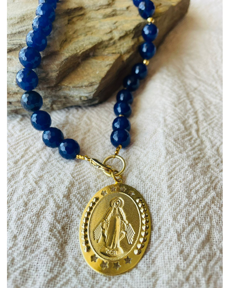 Collar Agatas Azules con Dije de virgen de la Medallita Milagrosa