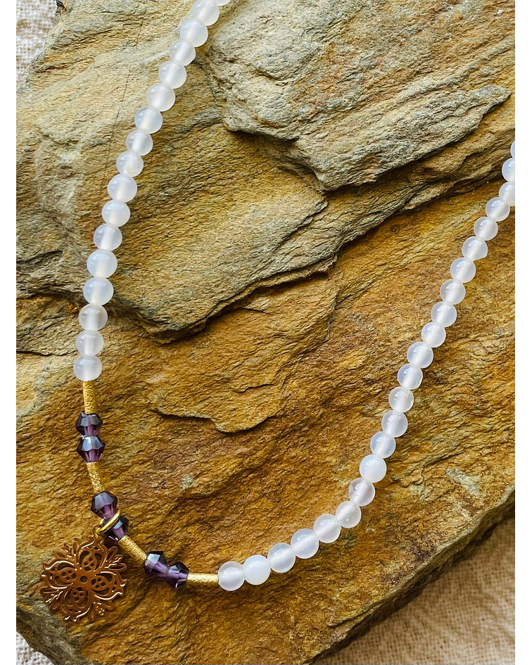 Collar de Cuarzo Blanco con Amatistas dije de Mandala