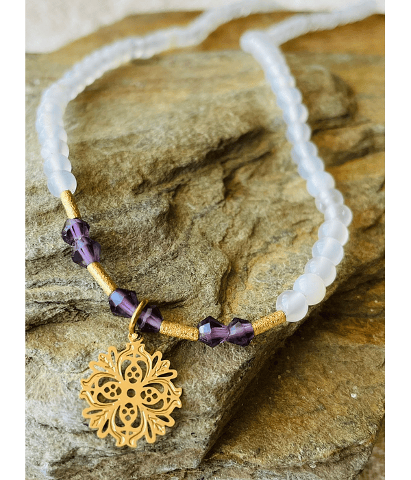 Collar de Cuarzo Blanco con Amatistas dije de Mandala