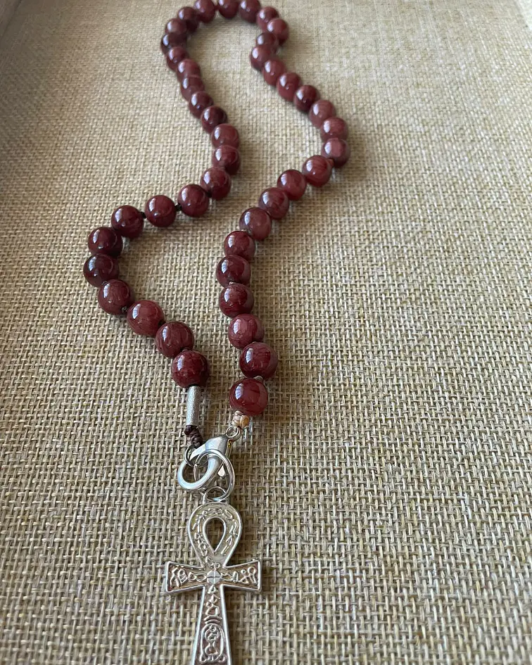 Collar Café piedra Natural con Cruz Ankh: Vida Eterna y Vitalidad Tierra