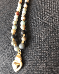 Mini collar de Amazonitas con dije de detente de sagrado corazón de Jesús
