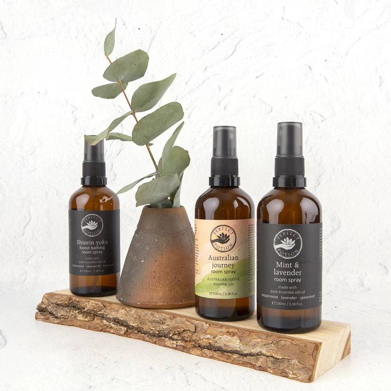 Lemongrass & Ginger Room Spray 100 ml.  Aromas cítricos y especiados para llenar los espacios de vitalidad y calidez natural. 2