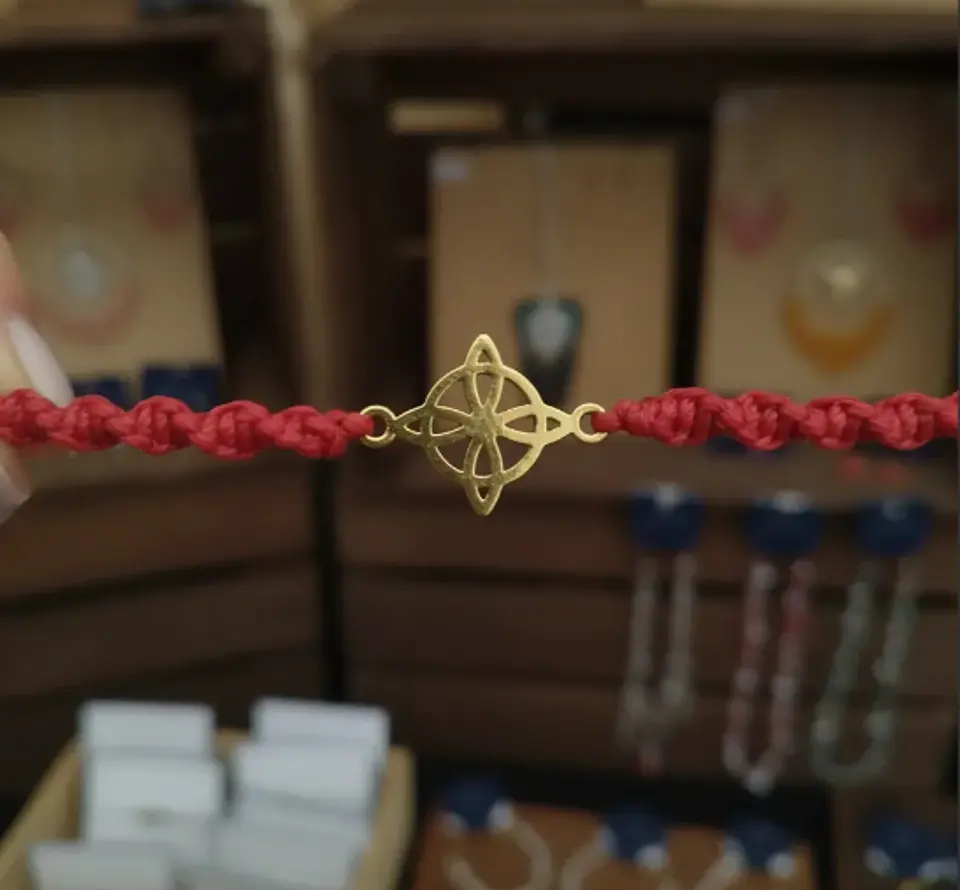 Pulsera protectora Nudo de bruja 4