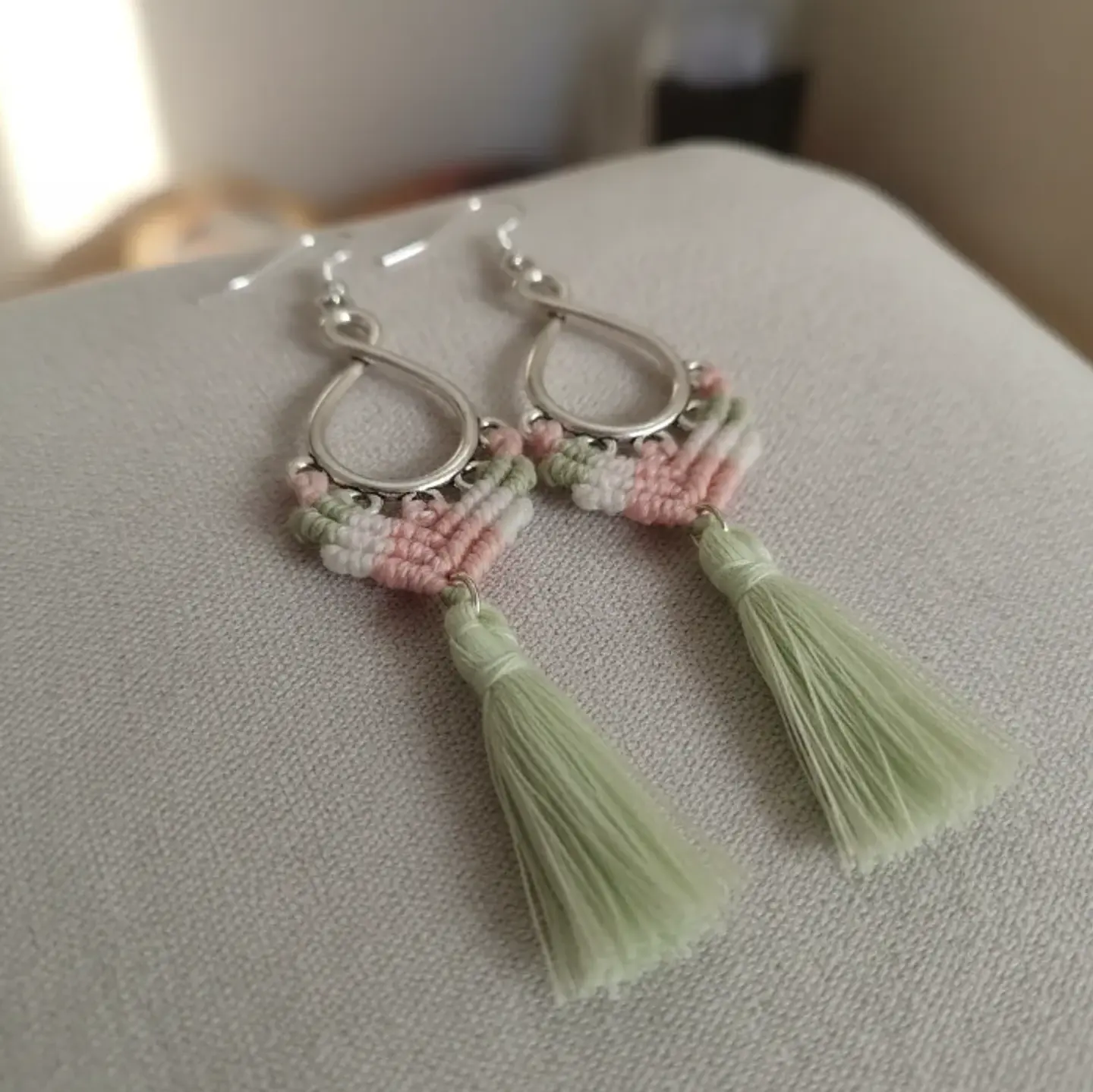 Aros Macramé Coral pastel 1