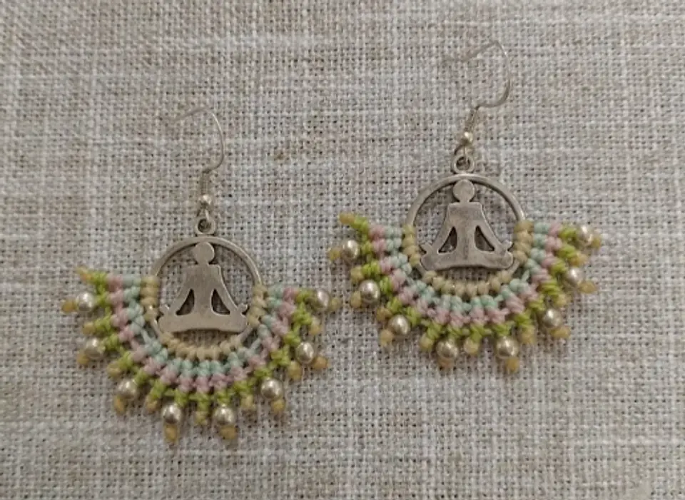 Aros Macramé Om tonos pastel 2