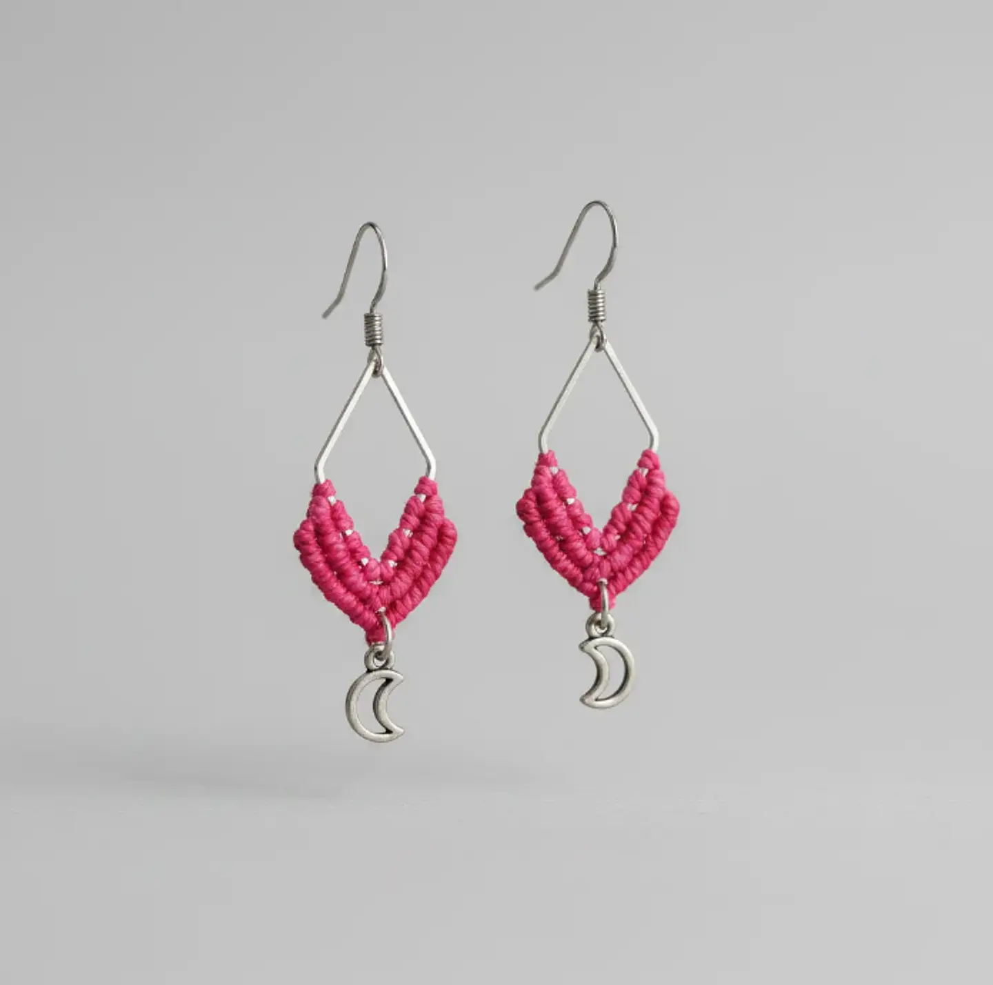 Aros Macramé Arum fucsias 1
