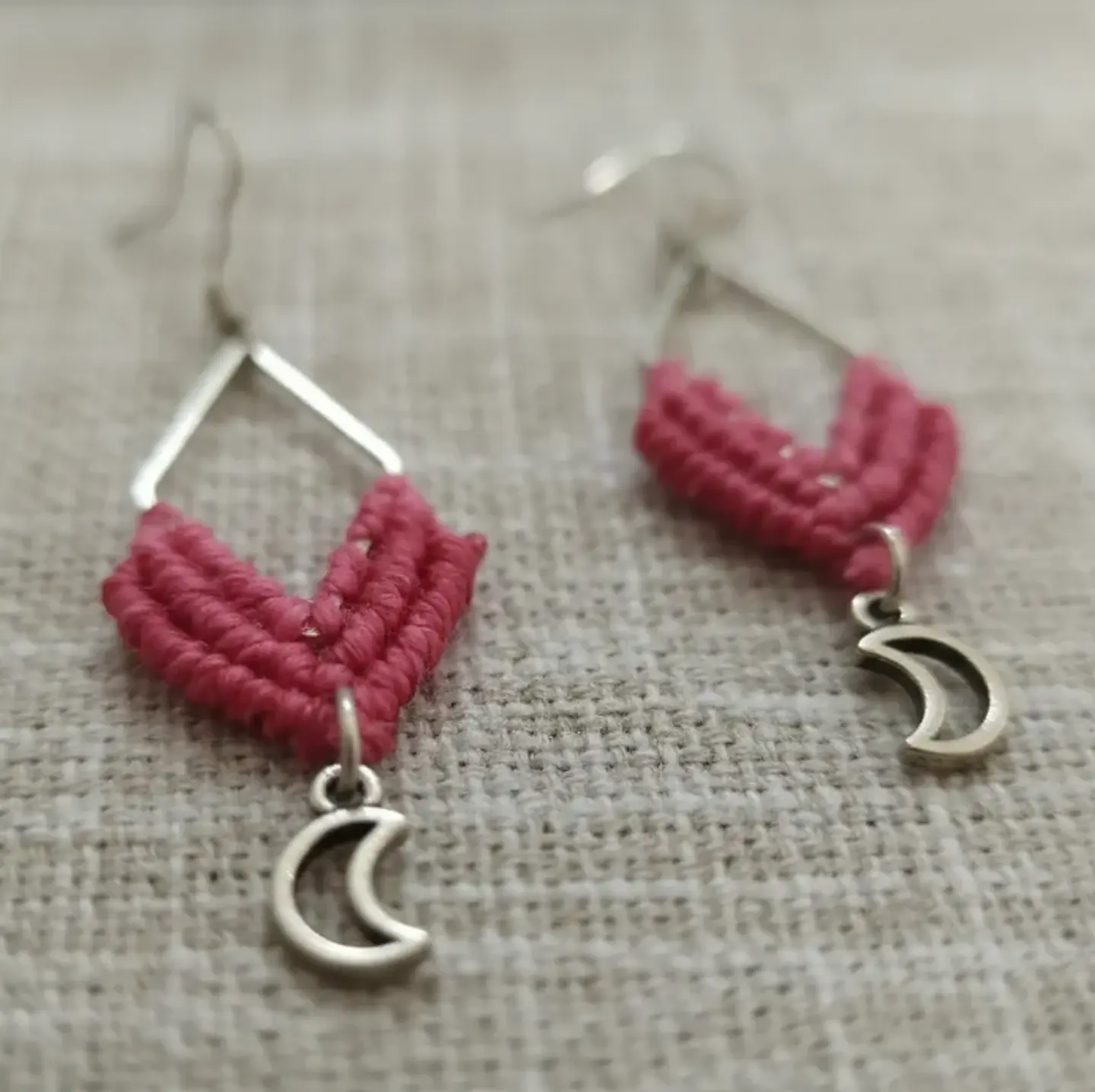 Aros Macramé Arum fucsias 3