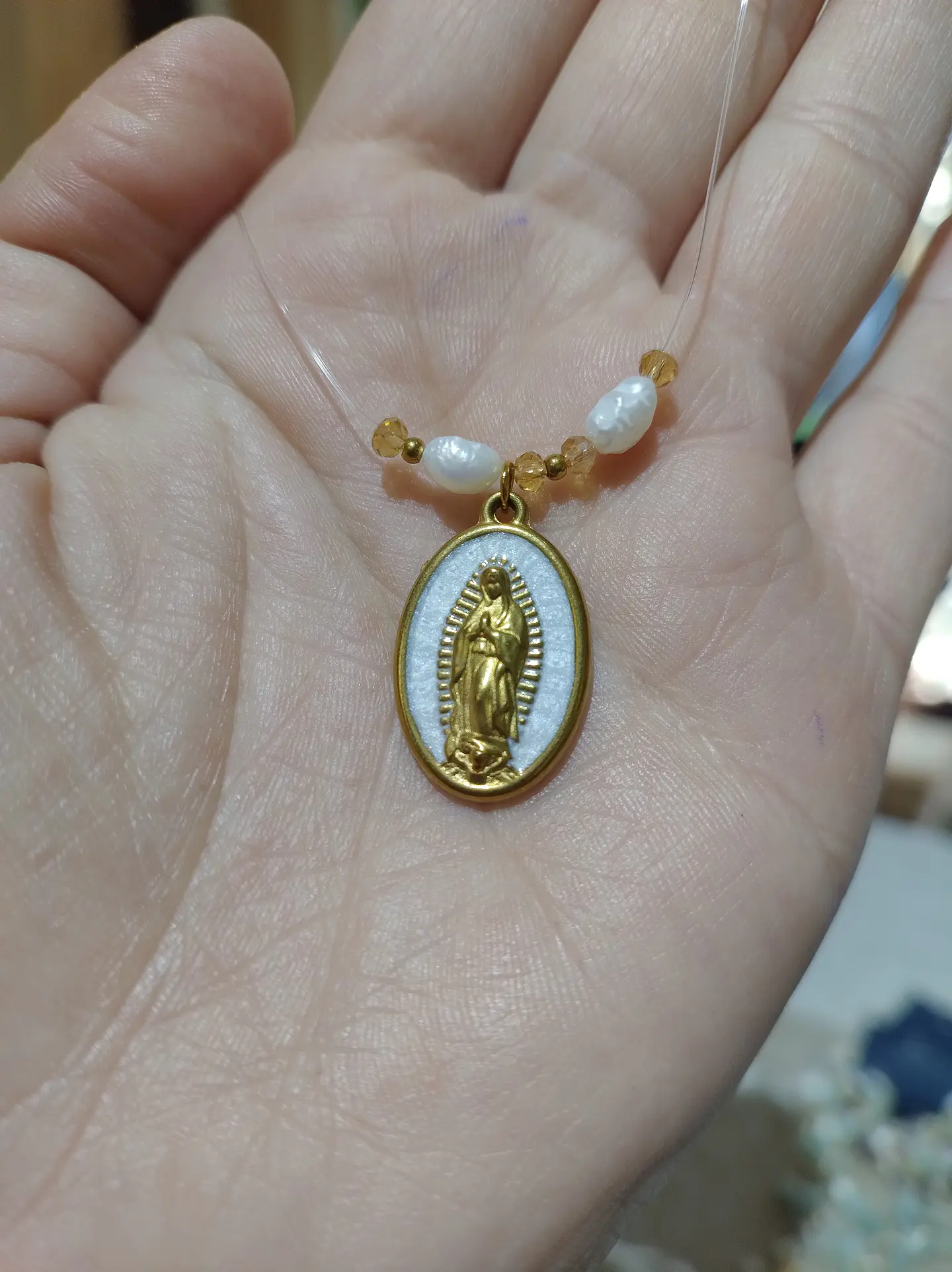 Collar invisible acero inoxidable virgen dorada 4