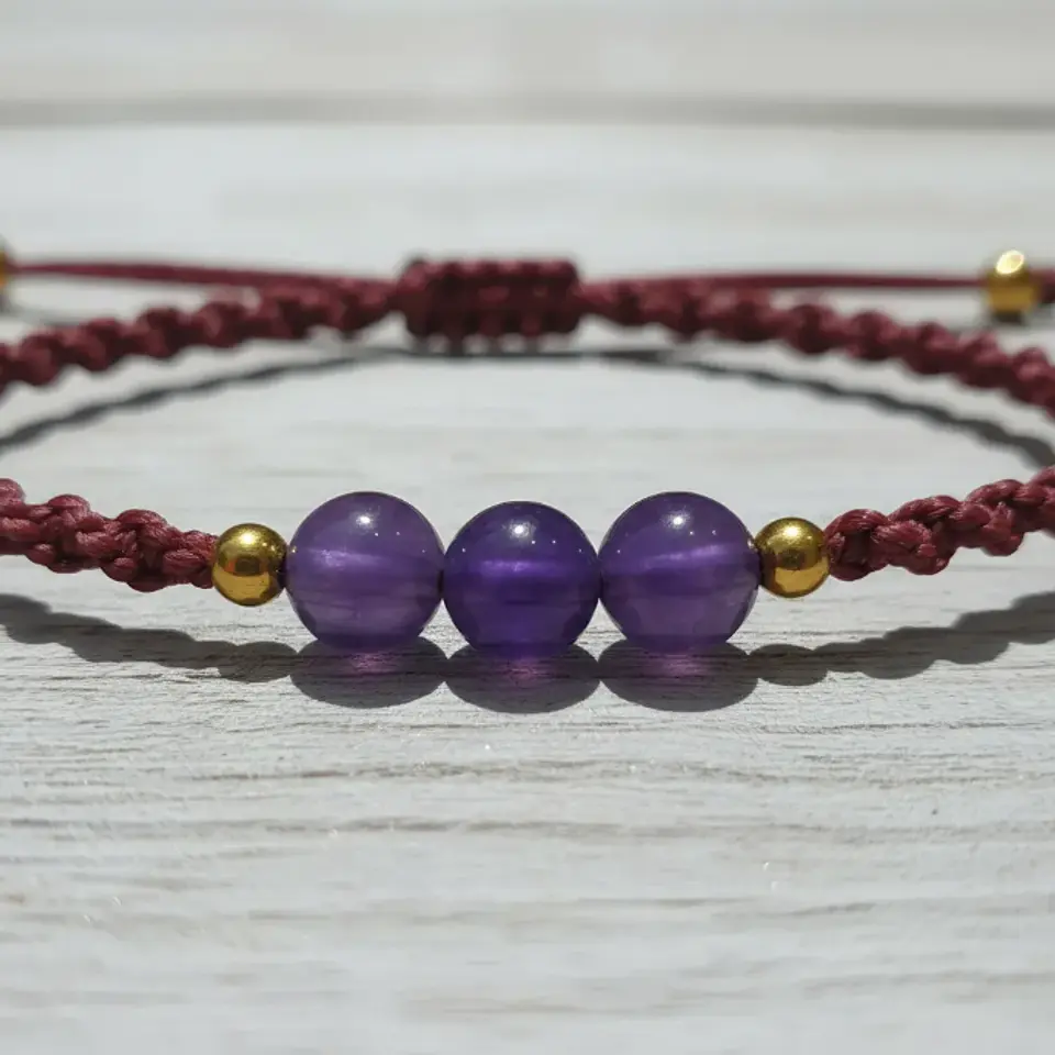 Pulsera Luisa Amatista, pirita e hilo burdeo 2