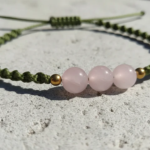 Pulsera Luisa Cuarzo rosa, pirita con hilo verde musgo