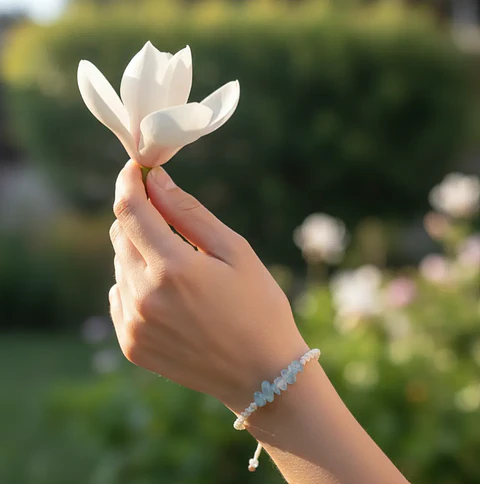 Pulsera Luisa Aguamarina hilo celeste con destellos