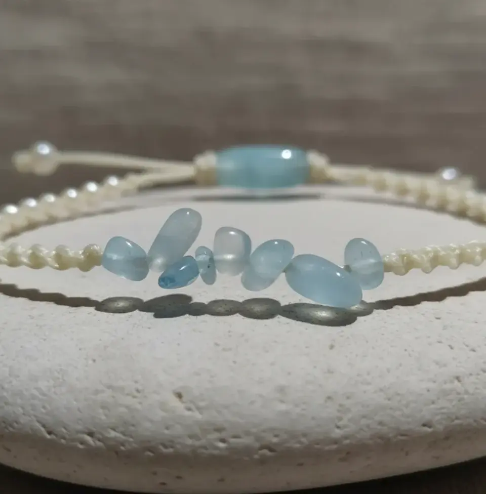 Pulsera Luisa Aguamarina hilo celeste con destellos 2