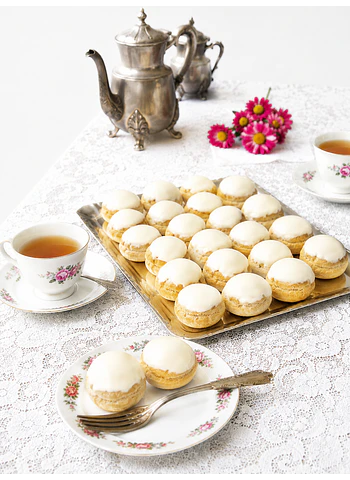 PROFITEROLES LUCUMA Y CHOCOLATE BLANCO