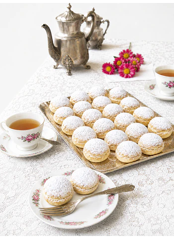 PROFITEROLES MANJAR Y AZUCAR FLOR