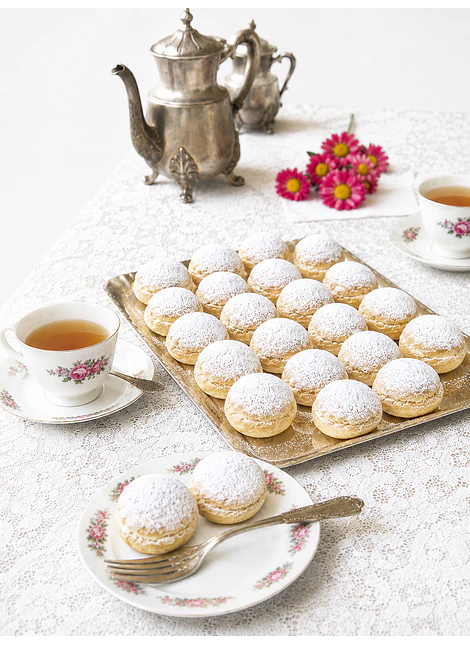 PROFITEROLES MANJAR Y AZUCAR FLOR