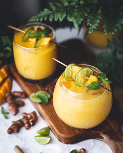 🥤¡⁣⁣Lassi de Mango con Cúrcuma y Cardamomo!⠀