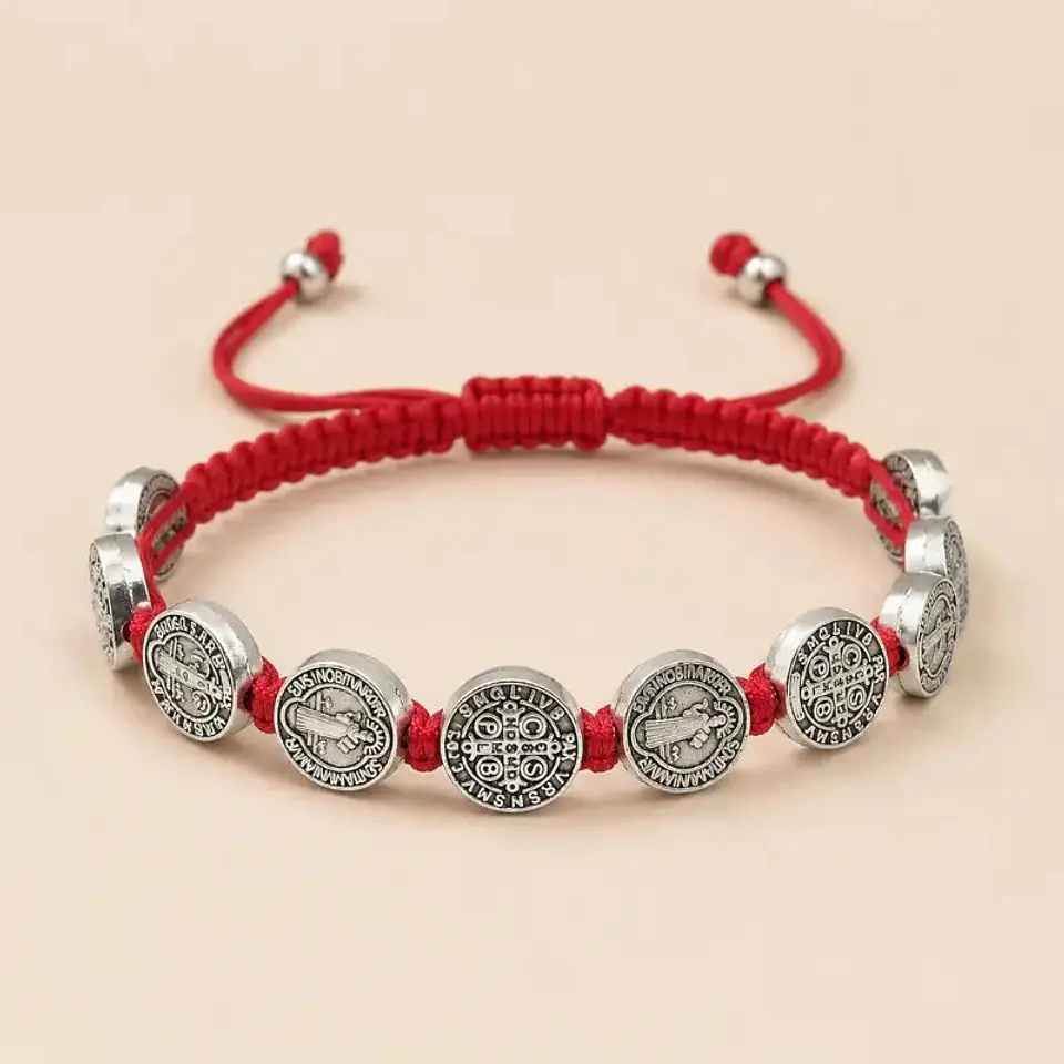 Pulseira 10 Medalhas de São Bento Ajustável em Macramê – Proteção Espiritual 1