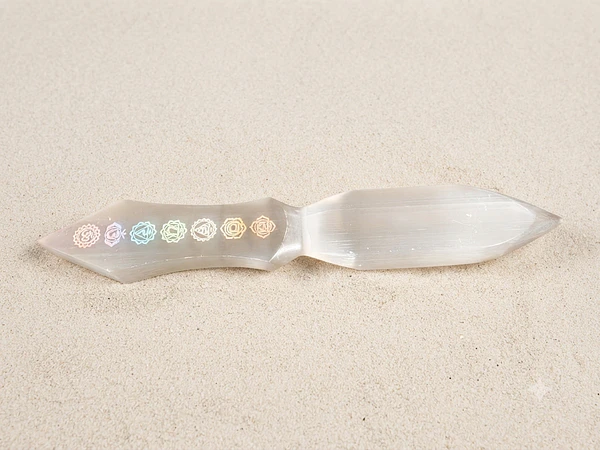 Selenite: significado, benefícios e como usar em casa