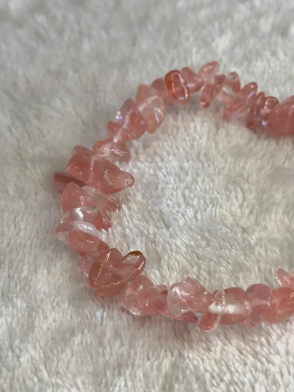 Pulseira de Quartzo Cherry em Lascas – Amor e Harmonia 1
