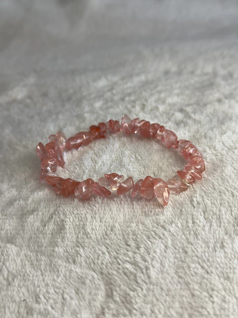 Pulseira de Quartzo Cherry em Lascas – Amor e Harmonia