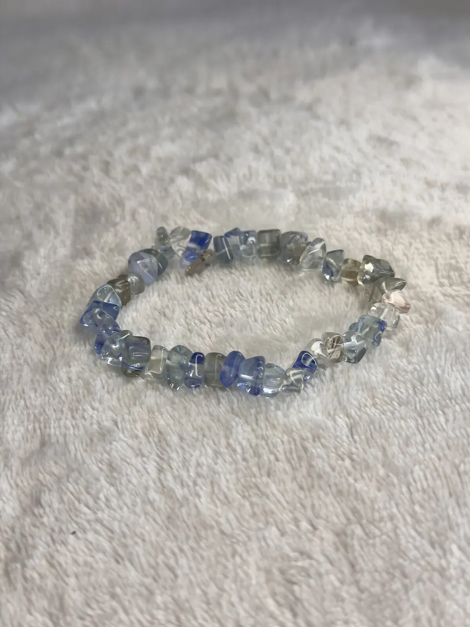 Pulseira de Quartzo Azul Tingido em Lascas – Meditação e Calma 3