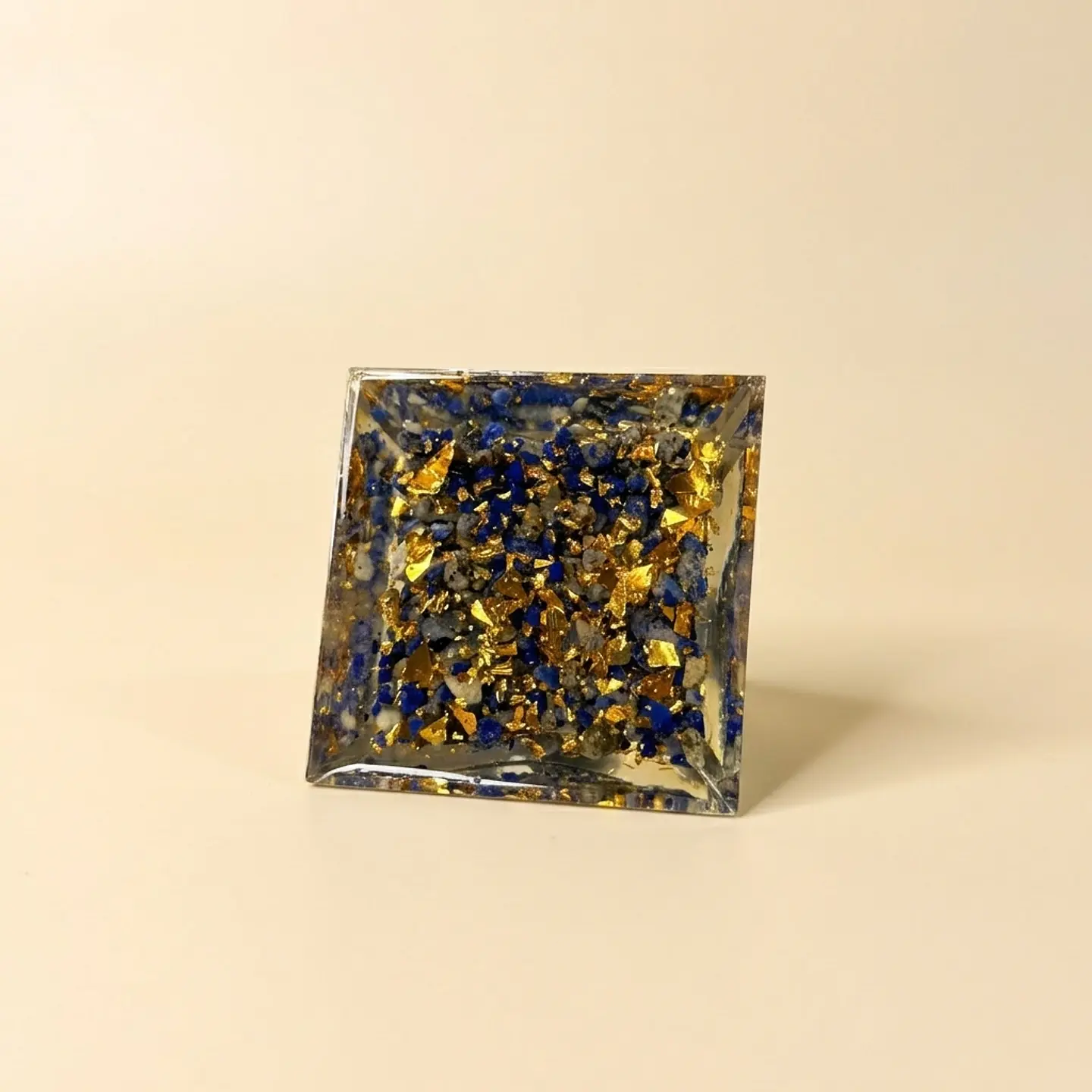 Pirâmide de Orgonite de Lápis-Lazúli – Autoconhecimento e Intuição 3
