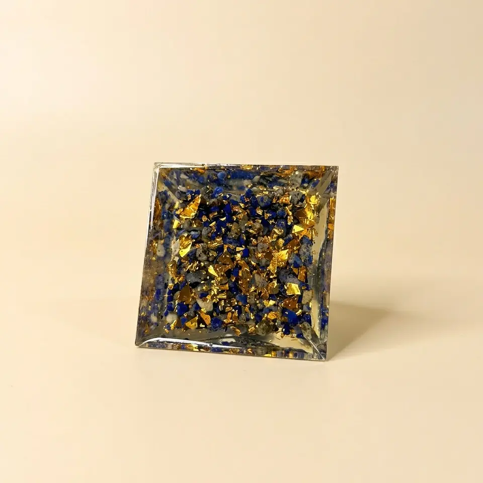 Pirâmide de Orgonite de Lápis-Lazúli – Autoconhecimento e Intuição 3