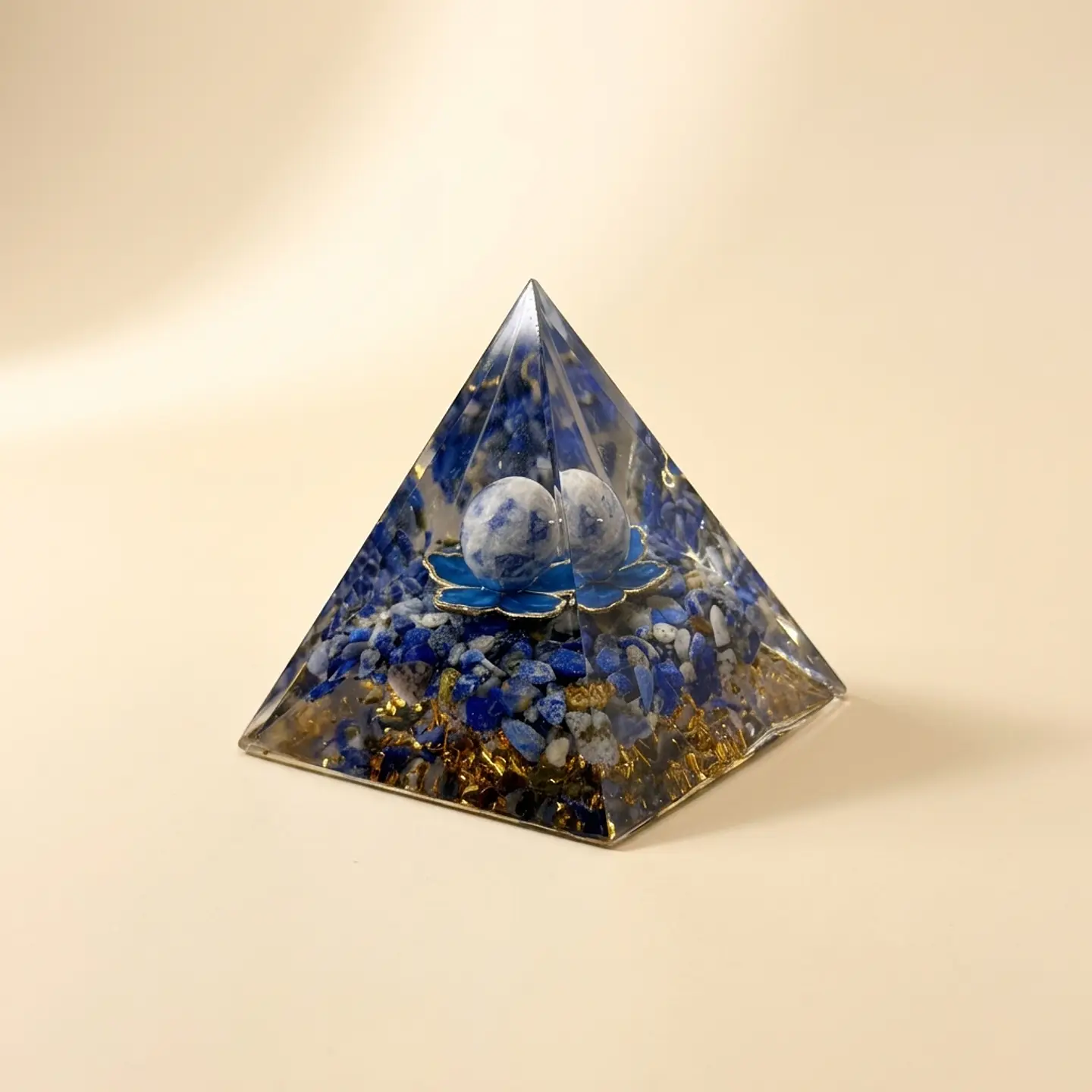 Pirâmide de Orgonite de Sodalite com Lótus Azul – Meditação e Calma 3
