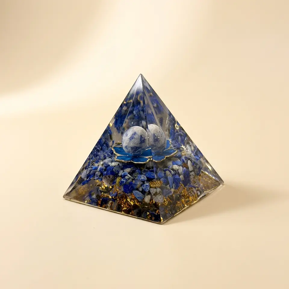Pirâmide de Orgonite de Sodalite com Lótus Azul – Meditação e Calma 3
