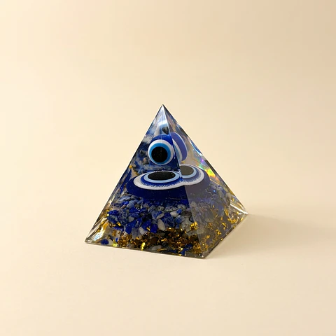 Pirâmide de Orgonite Olho Turco – Proteção Contra Mau Olhado