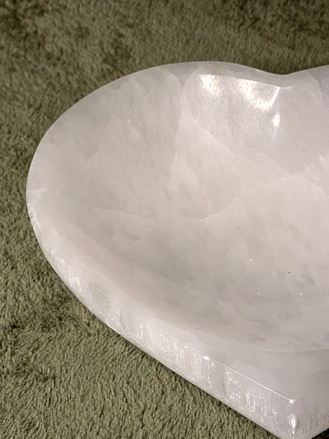 Taça de Selenite em Coração – Amor e Harmonia